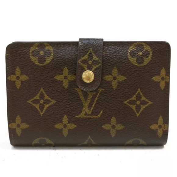 Louis Vuitton Handbags - Louis Vuitton monogram wallet